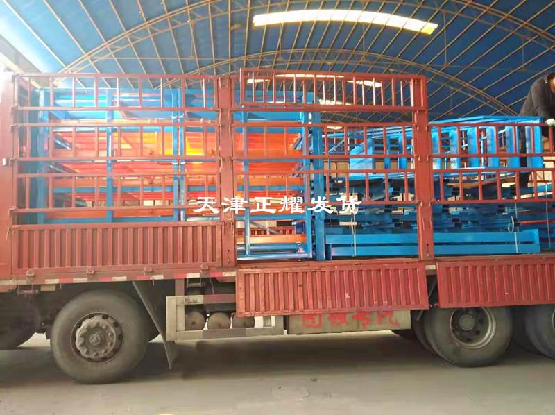 伸缩悬臂货架和板材货架装车发货运输到浙江