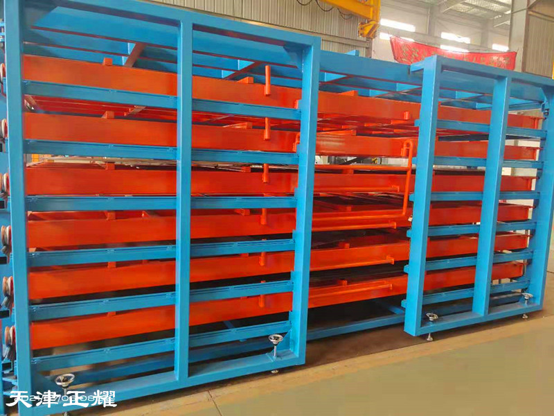 钢板地面平放不如使用多层卧式钢板货架节省空间摆放整齐
