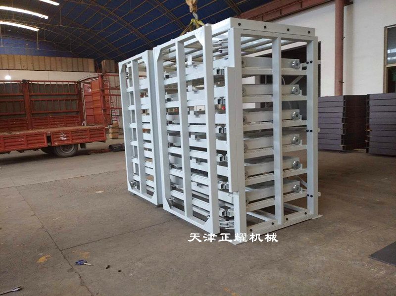 几十种规格的板材使用卧式板材货架存放节省空间整齐