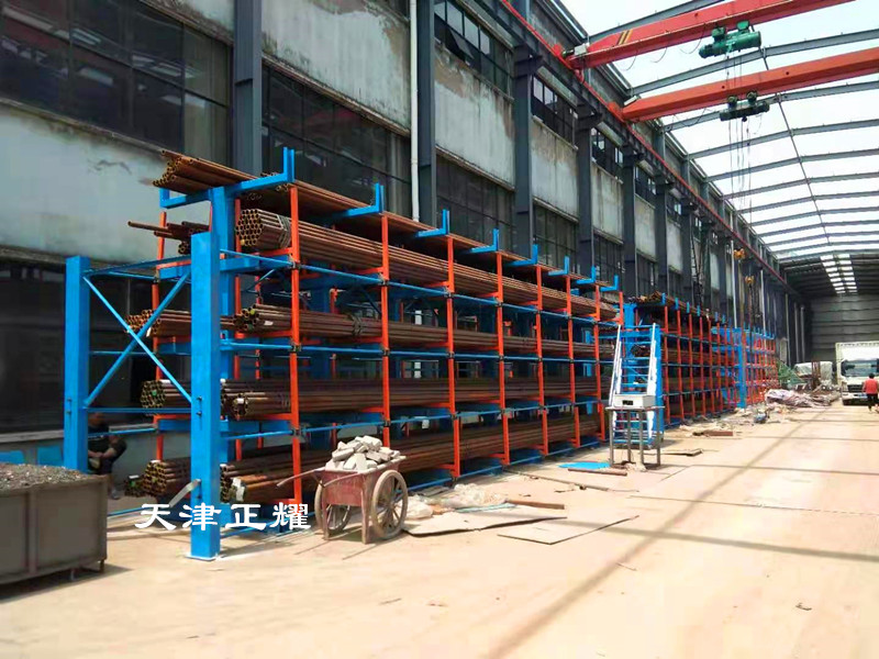 湖北宜昌管材货架伸缩悬臂式结构行车存取管材方便