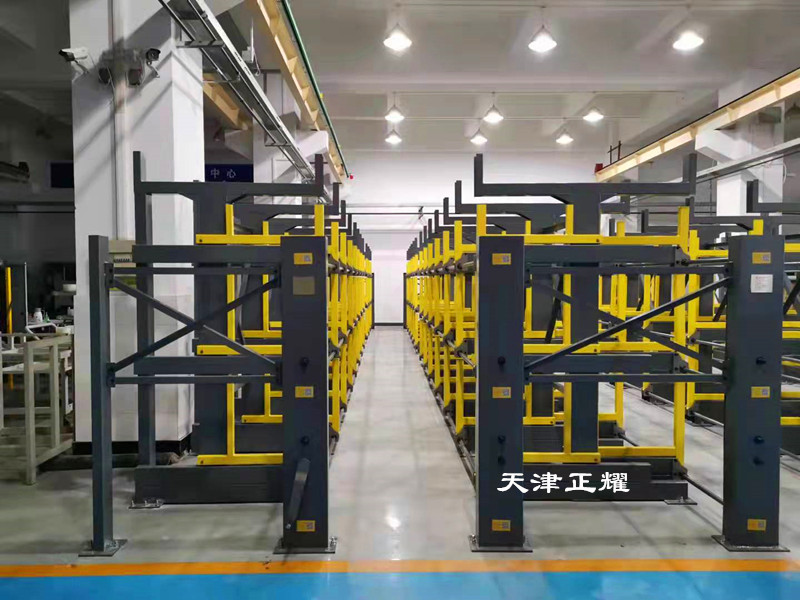 可伸縮懸臂貨架怎么存放管材的行車吊取方便省空間
