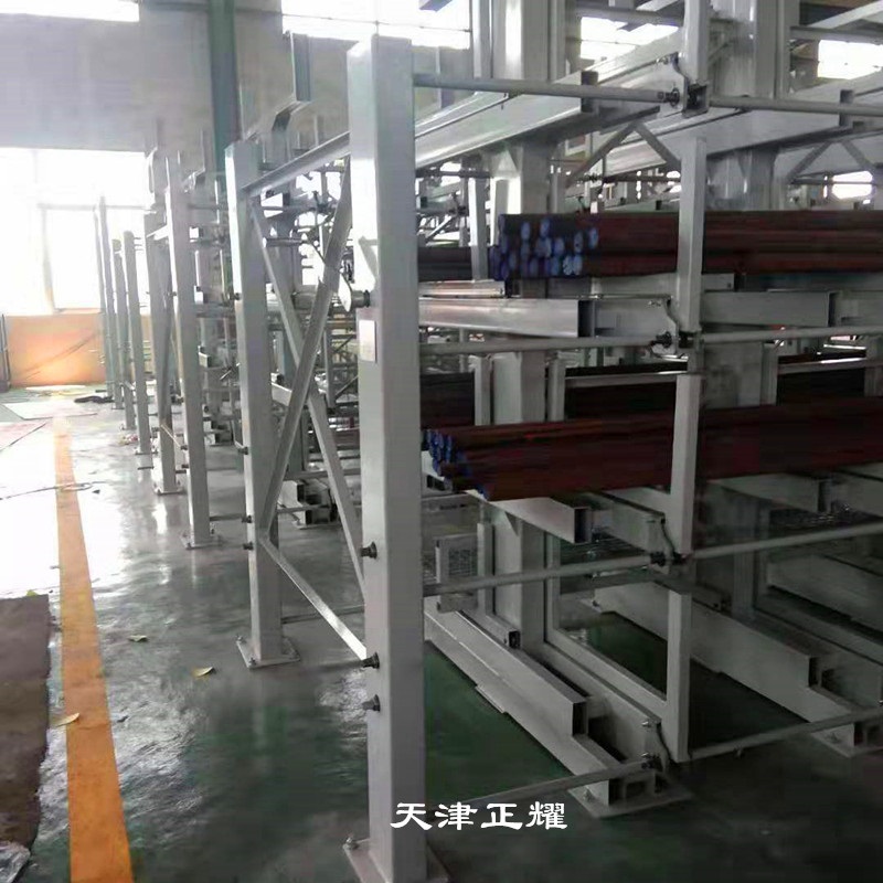 圓鋼貨架圖片盤(pán)點(diǎn)清晰存儲(chǔ)量高行車(chē)存取整齊省空間