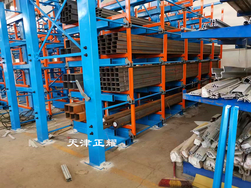 鋼管在車間怎么擺放節(jié)省空間整齊江蘇無錫伸縮式懸臂鋼管貨架