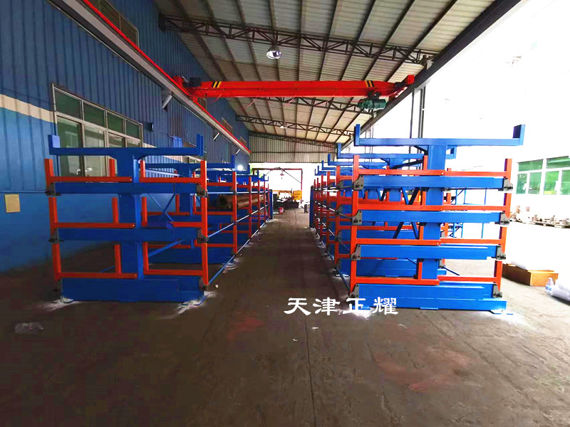 伸縮式懸臂貨架新案例顏色漂亮外形美觀實(shí)用性強(qiáng)