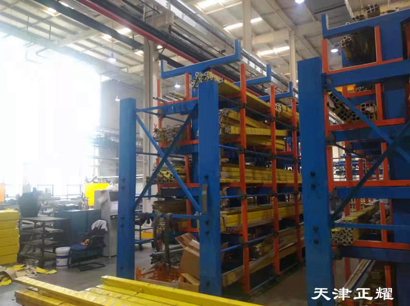 陜西渭南伸縮式懸臂貨架 軸存放架 管材貨架 圓鋼貨架