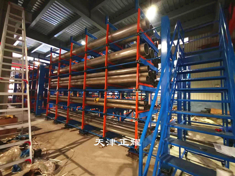 圓管使用行車吊裝到切管機(jī)上單人操作使用伸縮懸臂貨架