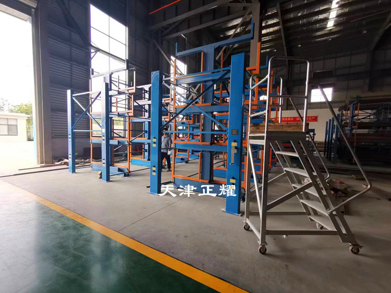 伸縮式懸臂貨架新案例圖片存放6米9米12米管材