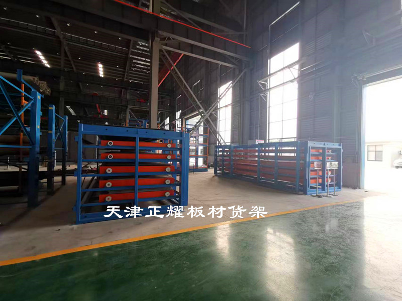 鋼板貨架抽屜式結(jié)構(gòu)使用吊車存取方便快捷節(jié)省空間