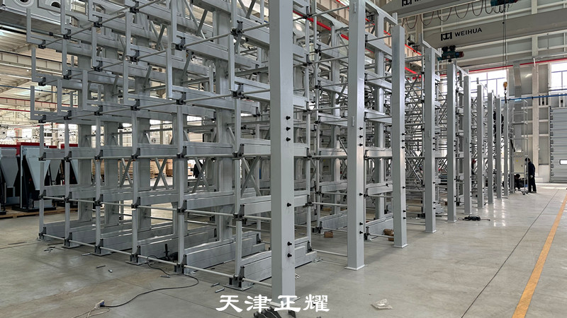 伸縮式懸臂貨架頂層的管材怎么存取如何捆綁吊帶的