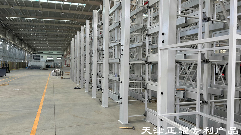 伸縮式懸臂貨架頂層的管材怎么存取如何捆綁吊帶的