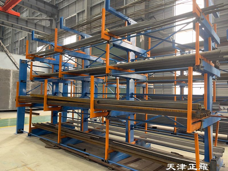 管材還在地面堆放么 伸縮式管材貨架立體存放省空間