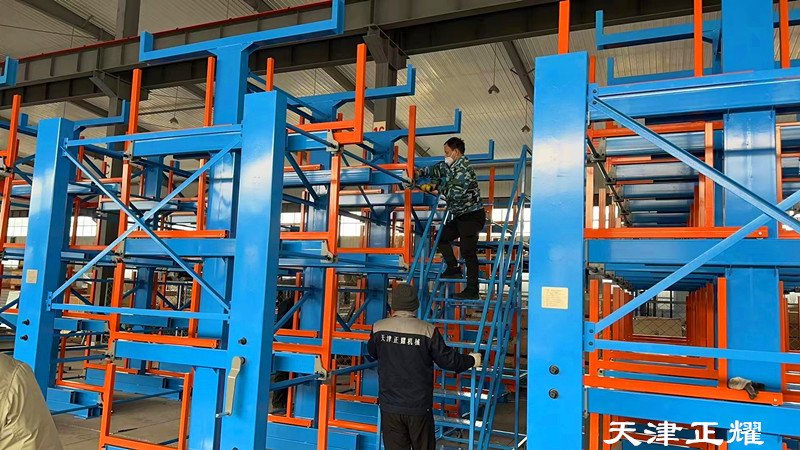 手搖伸縮式型材貨架立體擺放幾十種型材整齊占地小