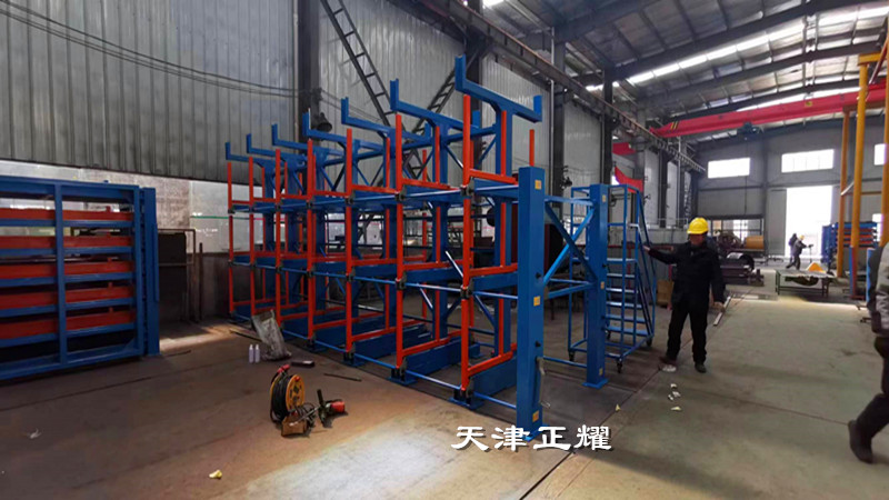 手搖伸縮式懸臂貨架新案例投入使用
