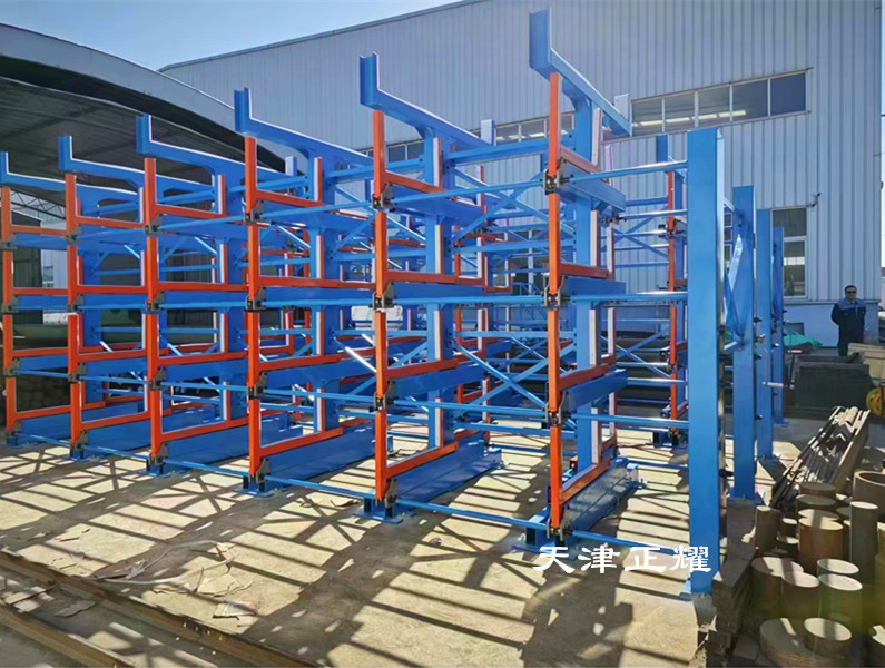 廠區(qū)露天鋼材型材管材怎么存放室外罩棚伸縮式懸臂貨架