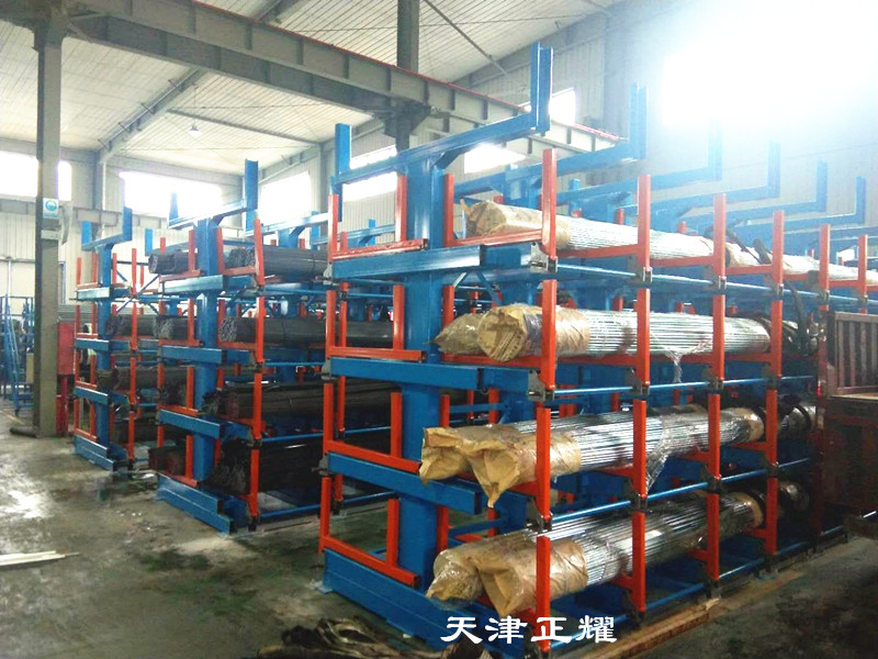 云南玉溪伸縮式懸臂貨架立體存放鋼管型鋼棒料