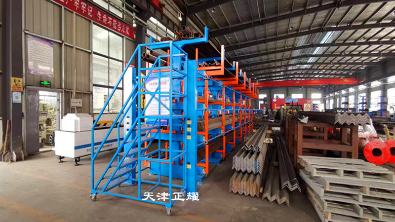 鋼材怎么存放省空間整齊方便吊車存取 手動(dòng)搖出式鋼材貨架