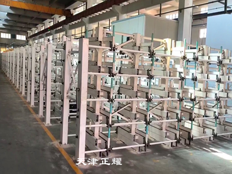 棒料是地面堆放還是用伸縮懸臂式棒料貨架存放