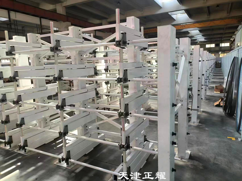 棒料是地面堆放還是用伸縮懸臂式棒料貨架存放