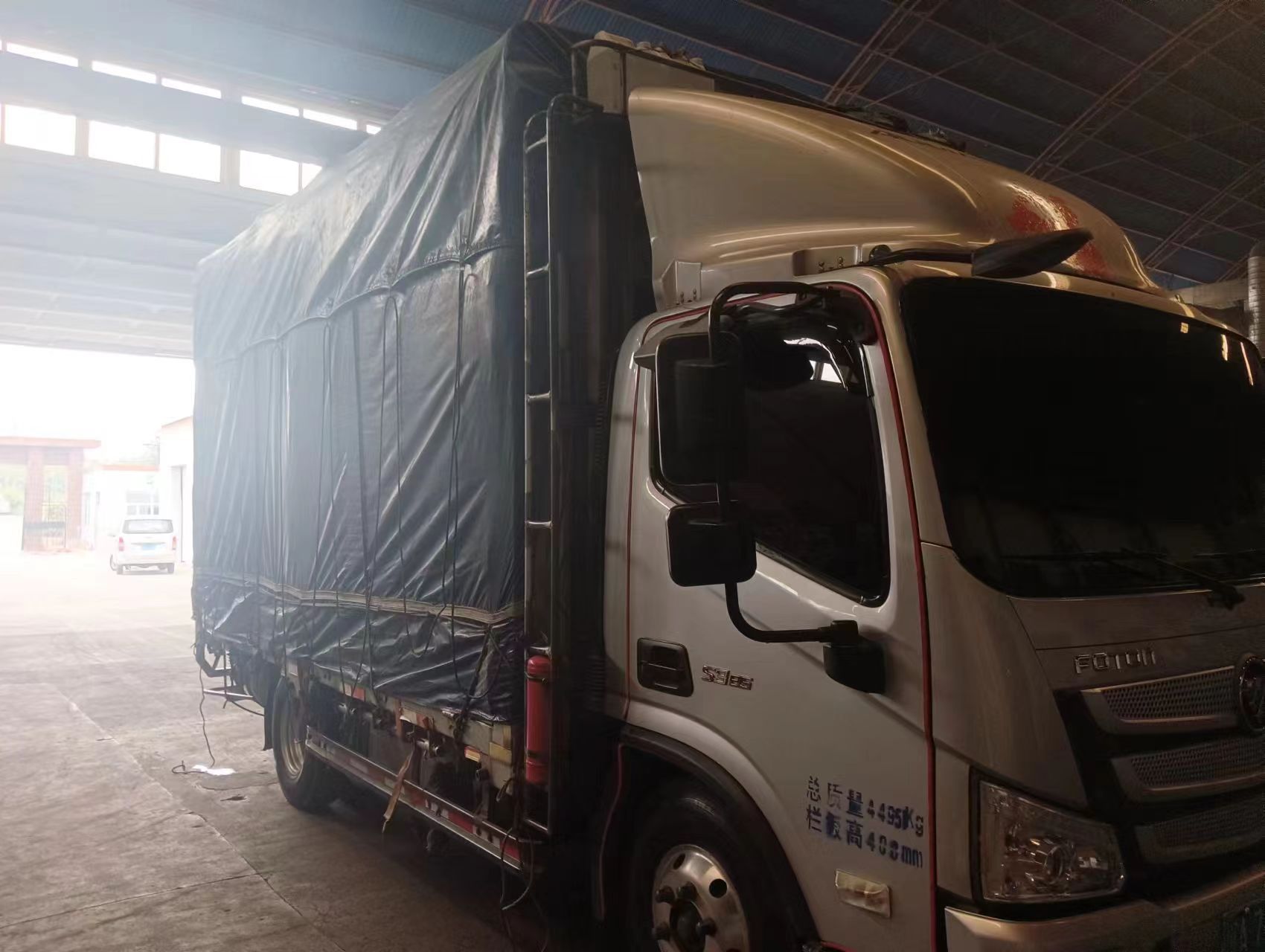 遼寧沈陽伸縮式懸臂貨架裝車發(fā)貨立體存放管材省空間