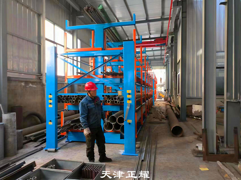 鋼管存放手搖伸縮懸臂貨架立體存放種類(lèi)多整齊省空間