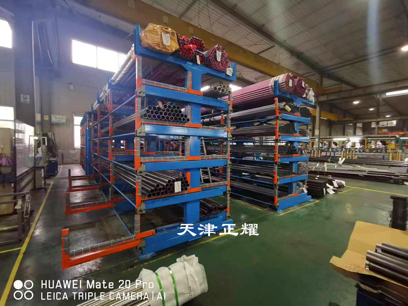 鋼材上架存放新案例防磨防撞伸縮懸臂貨架耐用承載大