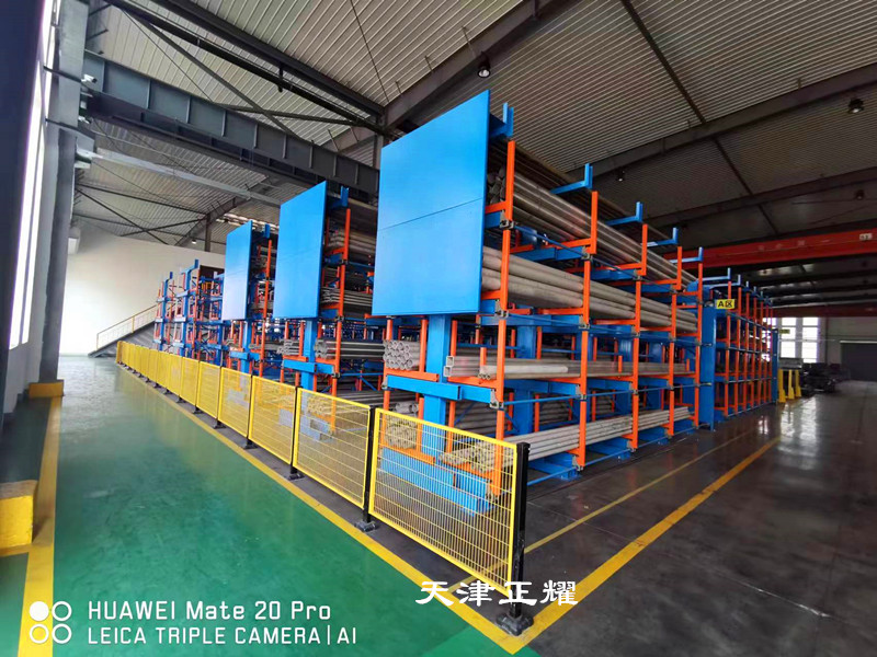 地面堆放的幾十種物料怎么存放伸縮式懸臂貨架立體存放