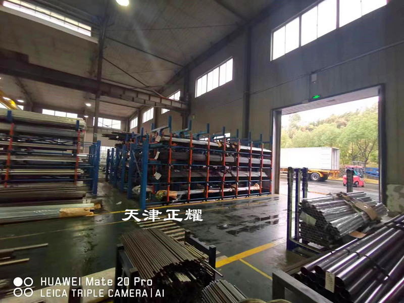 湖北宜昌建材鋼材型材管材存放伸縮式懸臂貨架省空間