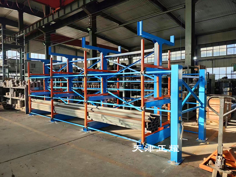 地面堆放的鋼材都怎么存放了 伸縮式懸臂貨架立體結構