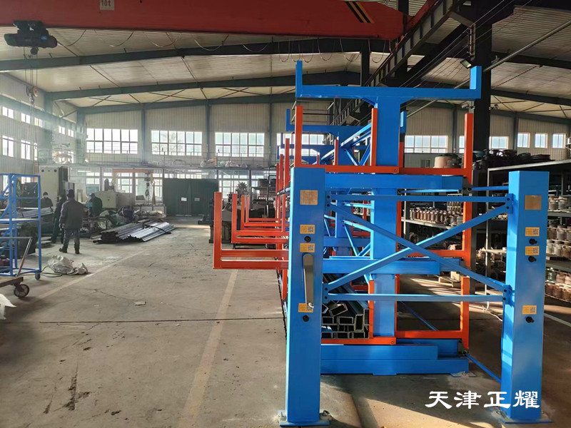 地面堆放的鋼材都怎么存放了 伸縮式懸臂貨架立體結構