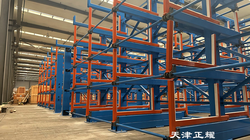 伸縮懸臂貨架存放物料為什么會(huì)省時(shí)省力省空間省成本