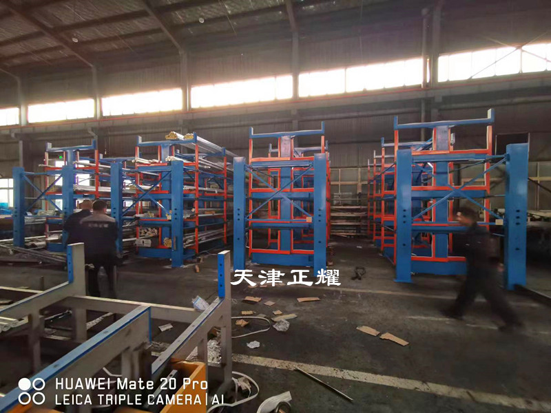 存放圓鋼的架子配套激光切割機使用的伸縮懸臂貨架