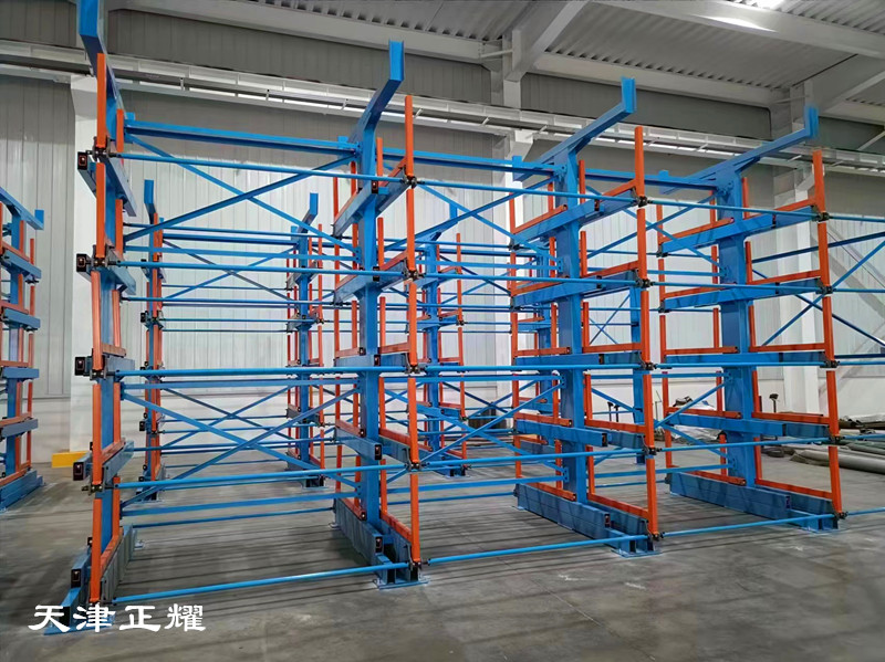 伸縮式懸臂貨架來解決車間物料長料立體存儲(chǔ)問題