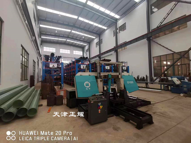 傳統(tǒng)的管材存儲(chǔ)方式相比，新型伸縮式管材貨架更有性價(jià)比