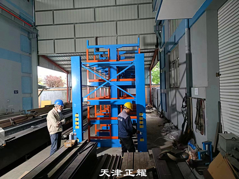 伸縮式懸臂貨架是一種高效便捷的存儲工具