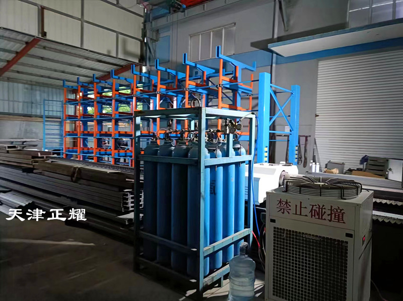 伸縮式懸臂貨架是一種高效便捷的存儲工具