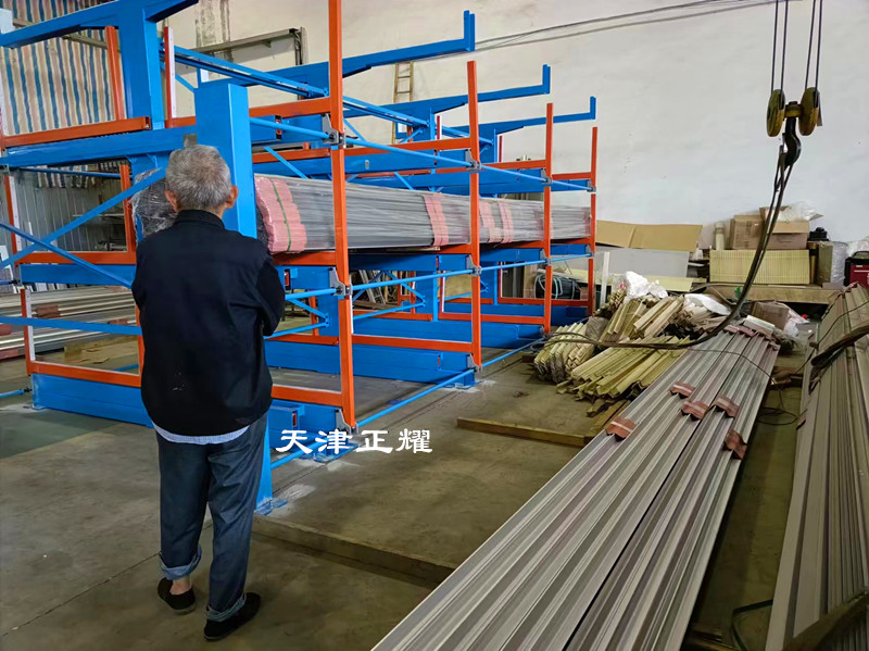 超寬伸縮式懸臂貨架存放2捆3捆鋼材省空間承重力強