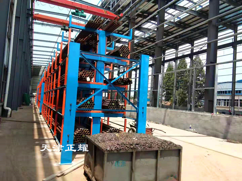 管材為什么不地面擺放而是用伸縮式管材貨架的優(yōu)勢