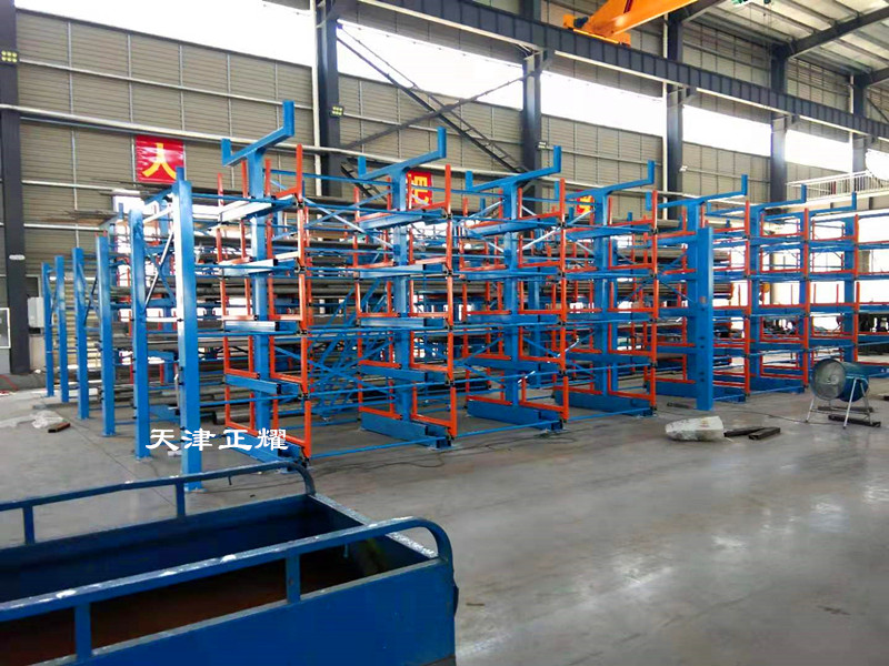 管材怎么擺放占地小伸縮式管材貨架立體存儲(chǔ)方便