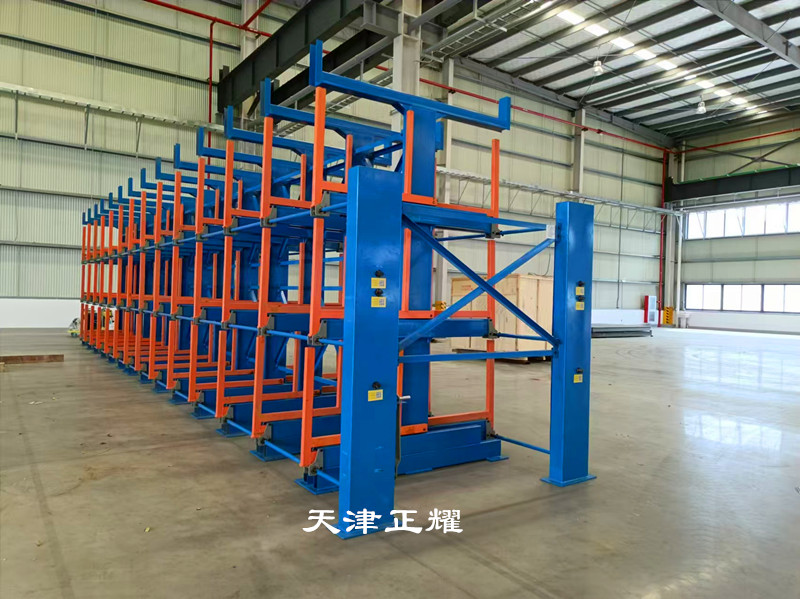 伸縮式懸臂貨架分類清晰，存取便捷，提升工作效率