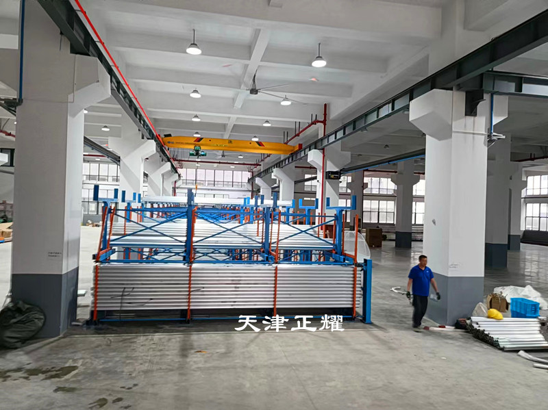 可以伸縮搖出使用的管材貨架系統(tǒng)