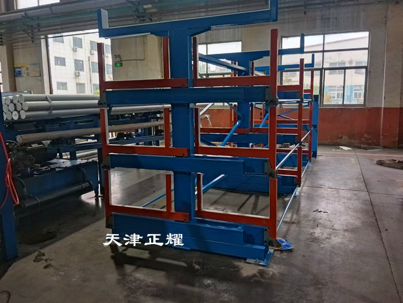 伸縮式棒料貨架實現(xiàn)了棒料的立體化、高密度存儲