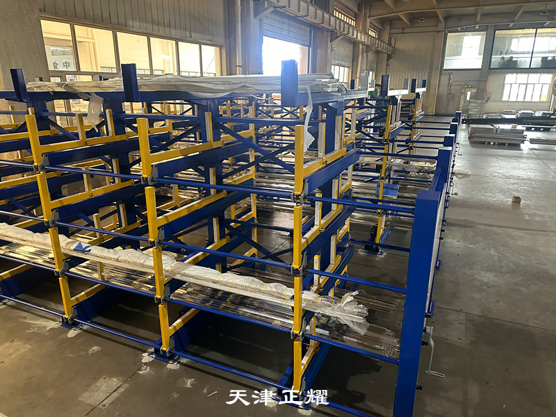 一款存放長料的六層、12個(gè)貨位的伸縮式懸臂貨架