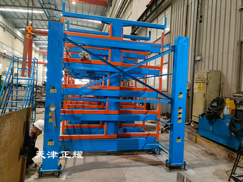 伸縮懸臂貨架總存儲量70噸