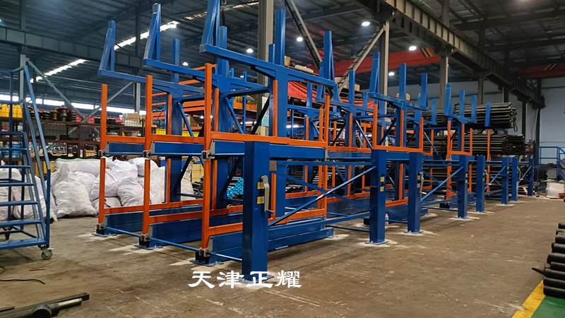 每層懸臂搖出使用的管材貨架操作簡單省時省力