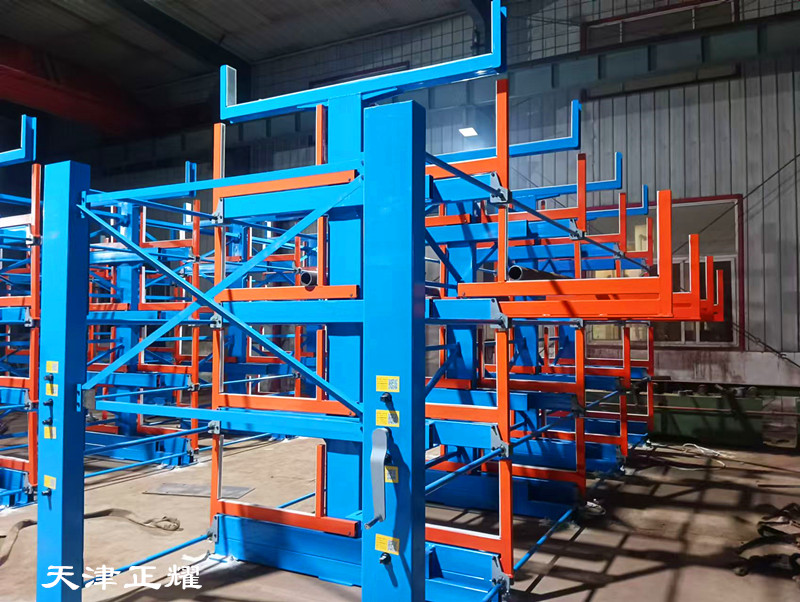 6米物料輕輕一搖就可以存取的伸縮式懸臂貨架