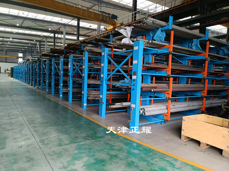 伸縮式懸臂貨架存儲重型材料省地量大使用方便