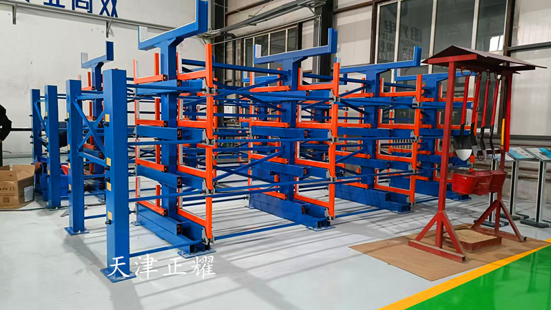 伸縮懸臂貨架分類清晰，管理高效，節(jié)省人力成本