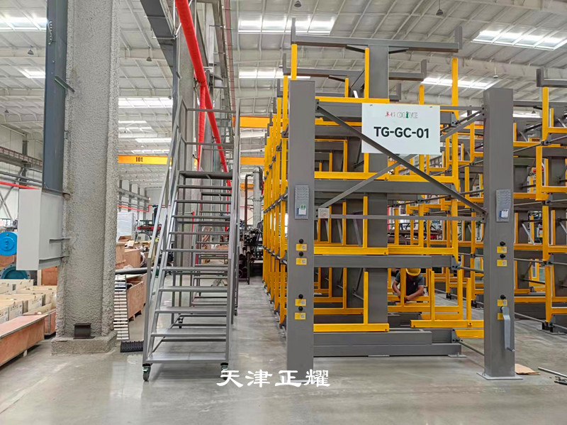 伸縮式懸臂貨架手動或電動設(shè)計(jì)滿足存儲需要