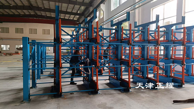 蘇州項目伸縮式懸臂貨架交付使用