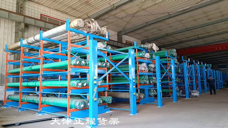 原材料的存儲(chǔ)，高效、有序的倉(cāng)儲(chǔ)解決方案伸縮式懸臂貨架